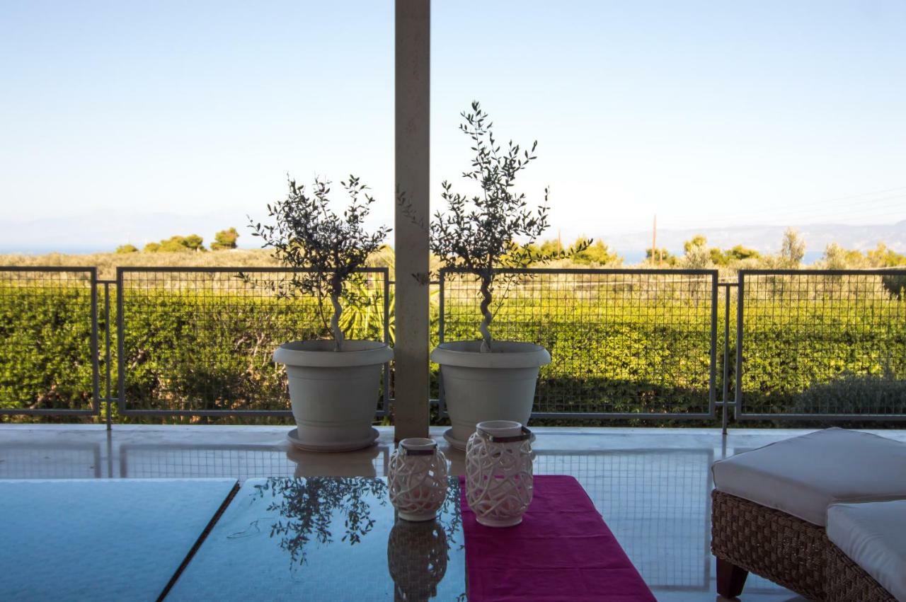 Country Villa Peloponnese With Tennis Court And Pool Zevgolateíon Exterior foto